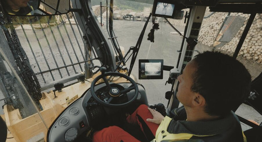Volvo Construction Equipment (Volvo CE) introduced the L200H High-Lift 